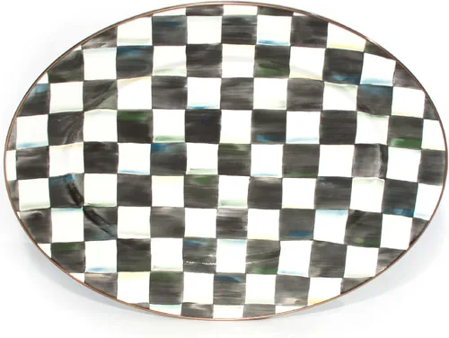 Vista 8 de MACKENZIE-CHILDS Bandeja Ovalada de Esmalte, Plato de Servir para Entretenimiento, Pequeño, Cuadros Cortesanos en Blanco y Negro
