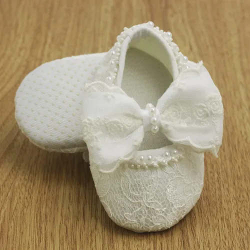 Vista 2 de Nihao Baby Conjunto de zapatos de bautismo y diadema blancos para niñas