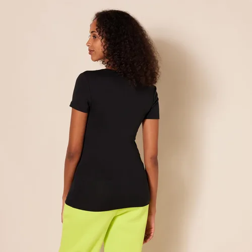 Vista 4 de Tienda Essentials Womens Slim-Fit Short-Sleeve V-Neck T-Shirt