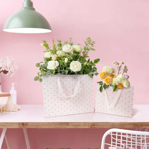 Vista 7 de Bolsas de regalo rosas con papel de seda y asas, bolsa de regalo de papel grande de 13 pulgadas y mediana de 9 pulgadas para niñas, despedidas