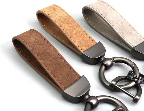 Vista 2 de 3 llaveros de cuero para automóvil, llavero giratorio de 360 grados y anillo en D antipérdida para hombres y mujeres (marrón, gris, amarillo)