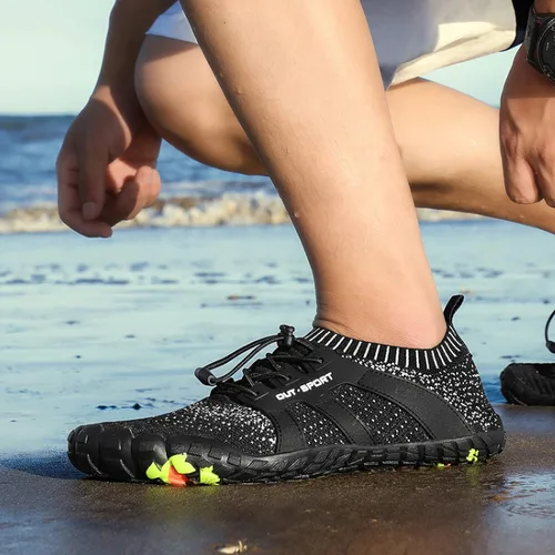 Vista 7 de CHUIKUAJ Zapatos de agua para hombre, zapatos descalzos, zapatos de natación para la playa, zapatos aeróbicos de secado rápido, negro-EU41