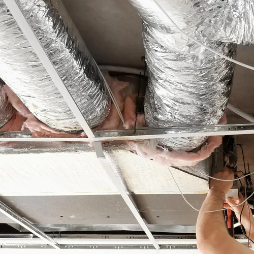 Vista 8 de VEVOR - Conducto flexible aislado de 4 pulgadas R-6.0, 25 pies de largo con 2 abrazaderas para conductos, manguera de conducto de aire de protección