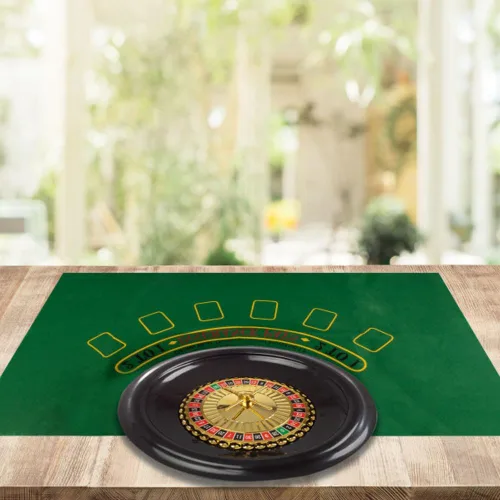 Vista 4 de Trademark, juego de póquer y ruleta de 16 pulgadas con accesorios