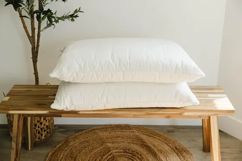 Vista 2 de Almohada de Lana Premium Woolino, Relleno de Lana 100% Transpirable y Funda de Algodón Orgánico, Inserto de Almohada y Funda Acolchada Lavable
