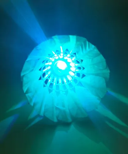 Vista 5 de LED de bádminton Birdies, LED colorido volante oscuro noche ganso pluma resplandor pájaros iluminación interior actividades deportivas al aire libre