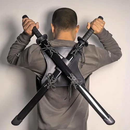 Vista 4 de Paquete de 2 espadas de polipropileno de alta dureza, katana de flexión de 90 grados, accesorio de Halloween, personaje de anime de plástico