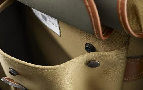 Vista 4 de Billingham Hadley - Bolsa de lona para cámara (tamaño pequeño), diseño con texto "Parent