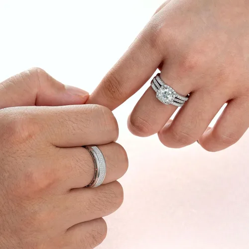 Vista 3 de Juego de anillos de boda chapados en oro de 18 quilates con circonita cúbica redonda de 2 quilates para hombre, plata de ley, anillos para pareja