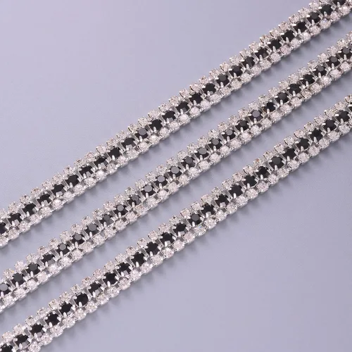 Vista 3 de Jerler Cadena de cierre de diamantes de imitación de 3 filas de 2 yardas para manualidades, bodas y decoración de ropa (negro, 3 filas-2 yardas)