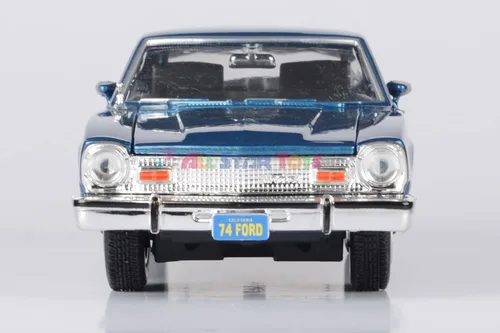 Vista 5 de 1974 Maverick 1:24 Modelo de réplica fundida a presión por Motormax Forgotten Classics Series 79042 (azul)