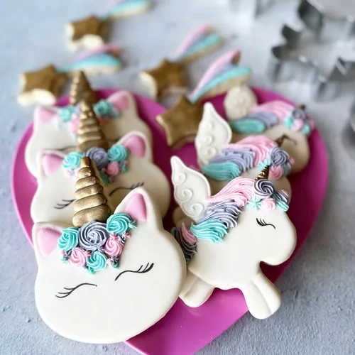 Vista 5 de R&M International 5212 Unicorn Magic Face, Winged and Shooting Star - Juego de cortadores de galletas (3 piezas)