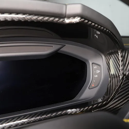 Vista 4 de Cubierta de marco de panel de salpicadero compatible con Lamborghini URUS 2018-2023, accesorios de decoración de moldeo de tablero de fibra