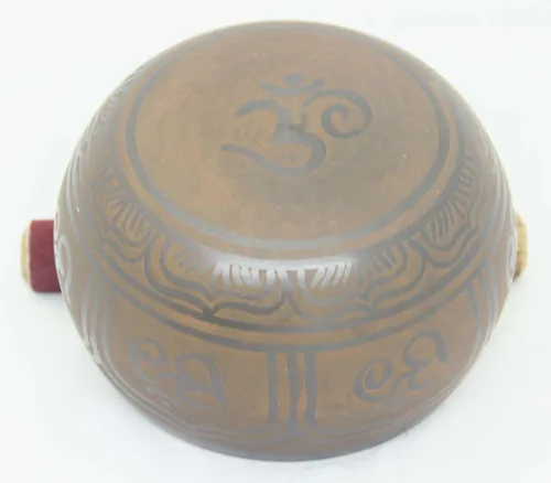 Vista 2 de Cuenco tibetano grande de 5.5 pulgadas OM Peace con mazo y cojín