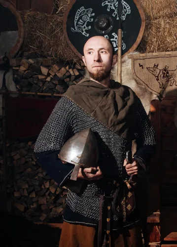 Vista 2 de Nagina International Haubergeon - Juego de armadura medieval de caballero normando (adulto de tamaño completo) camisa larga con medias mangas