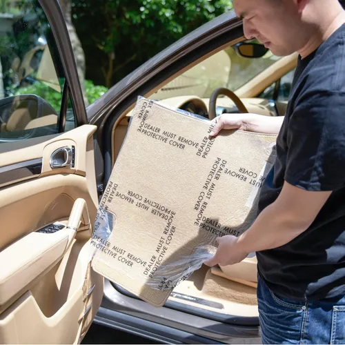Vista 4 de Tapete para piso autoadhesivo CarCarez, distribuidor, tapete para piso del auto, lámina clara y protectora, 24" x 200' 4 m. de grosor, Transparente