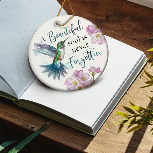 Vista 4 de Adornos de Navidad conmemorativos, colibrí "Un alma hermosa nunca se olvida", adornos para árbol de Navidad, adorno de Navidad de duelo, regalos