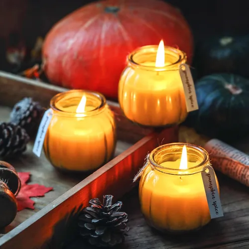 Vista 4 de Velas de otoño, 3 velas en forma de calabaza, vela perfumada de especias de calabaza, 3 x 5 onzas Regalo de decoración de otoño, regalos de Acción