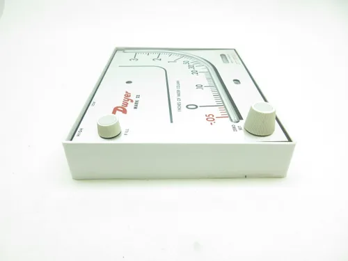 Vista 5 de DWYER Modelo 25 Mark II Manometer -0.05-0-3IN-H2O D599980