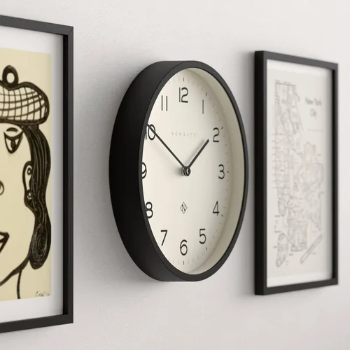 Vista 4 de NEWGATE® - Reloj de pared con número cuatro ecos, reloj redondo moderno, 12 pulgadas, negro, números fáciles de leer, ideal para cocina, sala