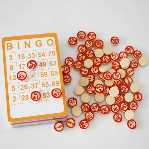 Vista 5 de Yuanhe Juego de bingo vintage, 100 tarjetas de bingo y 75 ajedrez de madera, para fiestas familiares grandes
