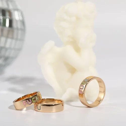 Vista 4 de Caiyao Egirl Eboy Fuck You Anillo Y2k Esmalte Anillo de oro pulido apilable nudillos Anillo para mujeres y niñas joyería de personalidad