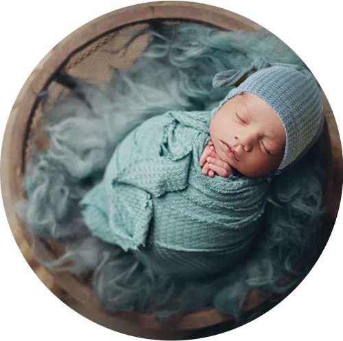 Vista 2 de Envoltura de fotografía para bebé recién nacido con sombrero de cola larga para niño y niña, trajes de ganchillo para fotos (azul)