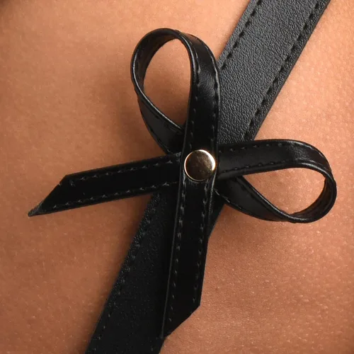 Vista 6 de STRICT Arnés Bondage negro con lazos para mujeres, hombres y parejas BDSM, sujetadores de cuero vegano para submarinos, mediano grande, negro