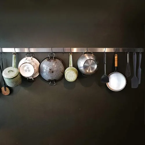 Vista 6 de Paquete de 30 ganchos negros en S de acero para colgar ganchos en S resistentes de metal para ollas de cocina, ganchos de armario para colgar