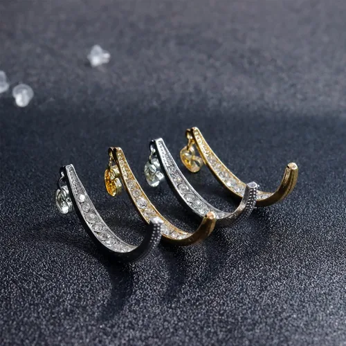 Vista 5 de 2 pares de aretes curvados de cruz para mujer, aretes curvados de circonita plateada, dorados, curvados, con forma de palo curvado, parte delantera