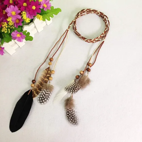 Vista 4 de Diadema de plumas hippie indio bohemio con borla bohemia para Halloween diadema para el pelo para mujer adorable corona para decoración de fiesta