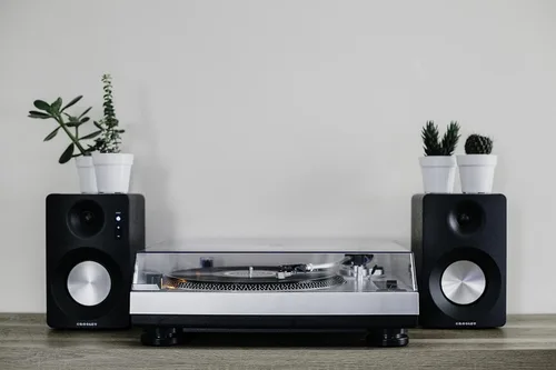 Vista 8 de Reproductor de Tocadiscos con Correa de Tracción Crosley C100A-SI con Contrapeso Ajustable, Plata