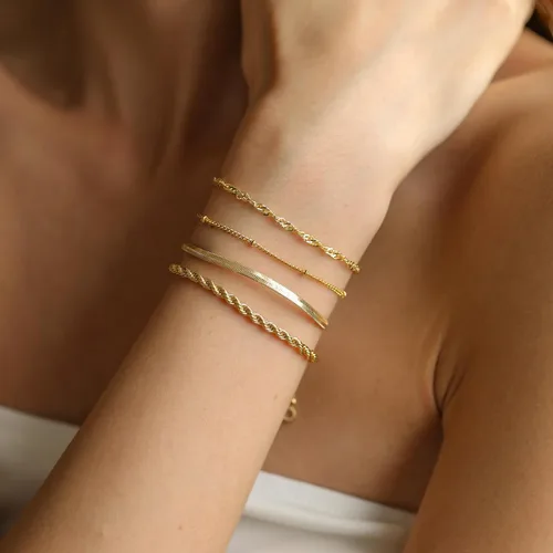 Vista 5 de Gold Bracelets for Women, 14K Gold Layered Bracelets Set Dainty Herringbone Chain Paperclip Link Bracelets Gold Cuban Bracelets for Women