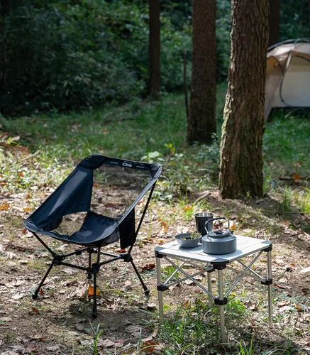 Vista 2 de iClimb Silla de camping ultraligera compacta plegable para playa con pies grandes antihundimiento y soporte de espalda con cuerda