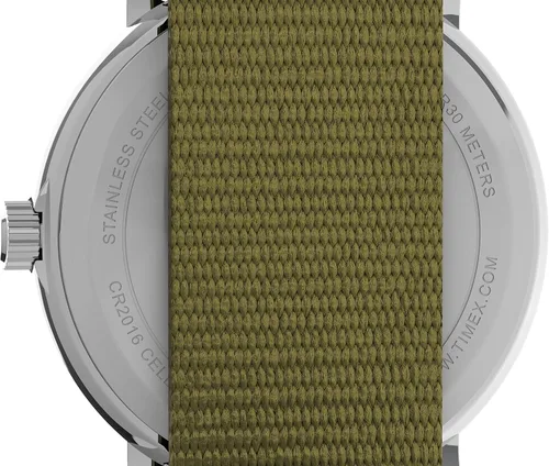 Vista 2 de Timex Reloj Weekender para mujer de 1.220in - Caja plateada con correa de tela de camuflaje esfera blanca