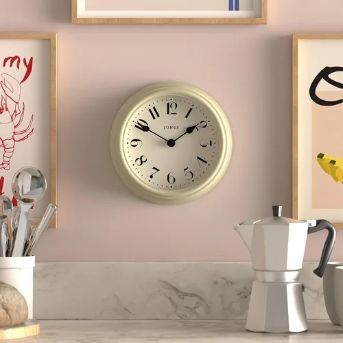 Vista 2 de JONES CLOCKS® Frieze - Reloj de pared, pequeño, elegante, clásico, redondo, 9.1 in, color crema, bonito diseño, ideal para la cocina, sala de estar
