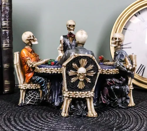 Vista 6 de Ebros Gambling Casino Poker for Eternity Skeleton Dealer with Players at Table Figurine 6.25" Long Osario Macabra Halloween Escultura decorativa