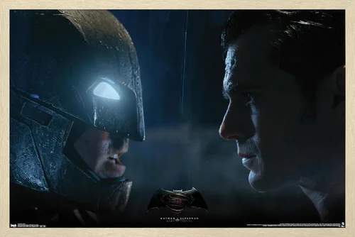 Vista 7 de Trends International DC Comics Movie - Batman v Superman - Stare Wall Poster, 14.725" x 22.375", Barnwood Framed Version Versión enmarcada Barnwood