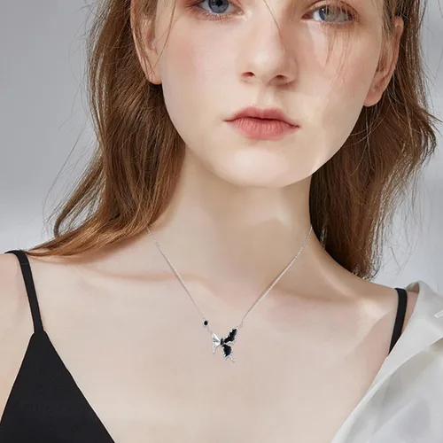 Vista 3 de CUOKA MIRACLE Butterfly Jewelry, 925 Sterling Silver Butterfly Necklace Dainty Moonstone Butterflies Pendant Mothers Day Gift for Women Mom Graduate