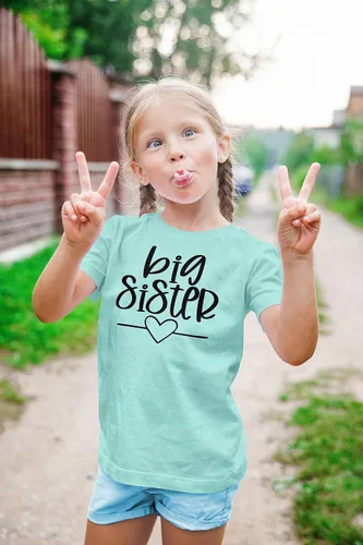 Vista 3 de Olive Loves Apple Big Sister Heart Sibling Reveal T-Shirt for Baby and Toddler Girls Sibling Outfits