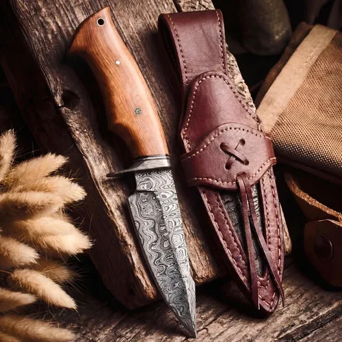 Vista 2 de BIGCAT ROAR Predator Hunter - Cuchillo de hoja fija de acero de Damasco hecho a mano de 10" - Mango de madera de olivo y funda de piel para cinturón