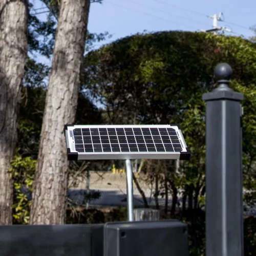 Vista 4 de Kit de panel solar de 10 vatios (FM123) para abridores de puertas automáticos Mighty Mule