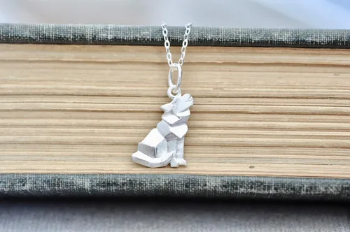 Vista 6 de Collar de lobo de origami con cadena de plata de ley de 16