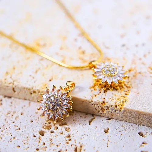 Vista 9 de You are My Sunshine Necklace, 18K Gold Plated Spinning Sunflower Pendant with Cubic Zirconia Stones for Women Graduation Necklace Gift Special