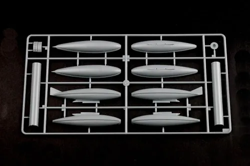 Vista 11 de Hobby Boss Kit de construcción de modelo de avión Thunderjet F-84E