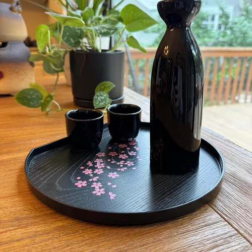 Vista 9 de Juego de 4 tazas de sake de porcelana de estilo japonés, juego de tazas pequeñas de cerámica para sake caliente o frío, tazas de sake tradicionales