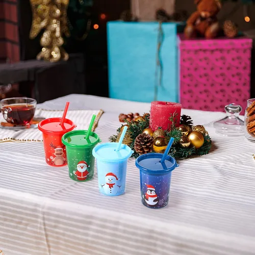 Vista 6 de Nuanchu 12 vasos de Navidad con pajitas y tapas, vasos reutilizables de plástico de 10 onzas para regalo de fiesta de Navidad
