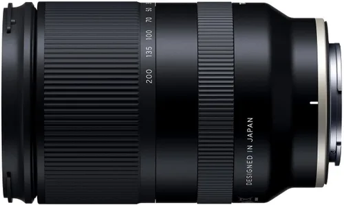 Vista 2 de Tamron 28-200 F/2.8-5.6 Di III RXD para Sony Mirrorless Full Frame/APS-C E-Mount, Número de Modelo: AFA071S700, Negro