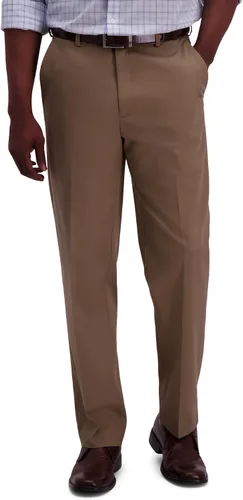 Vista 12 de Haggar Pantalón casual para hombre de alta calidad, sin planchado, color caqui, ajuste clásico, parte delantera plana