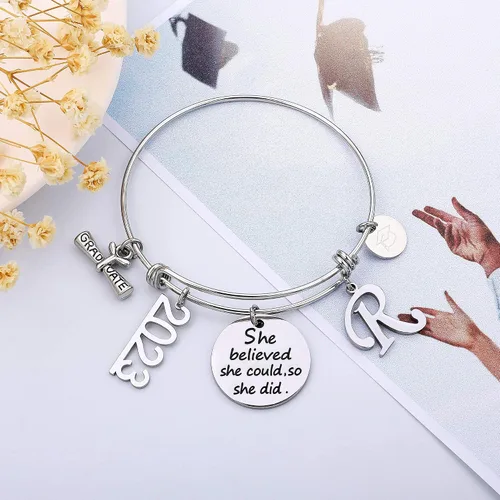 Vista 4 de Regalos de graduación para ella 2022, pulseras de graduación de clase 2022, regalos de graduación, pulseras de abalorios universitarios, regalos